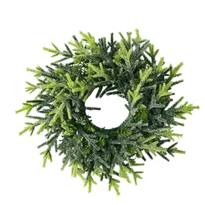 Künstlicher gefrosteter Zeder-Kerzenring für Weihnachts-Tischdeko und Party-Dekoration.