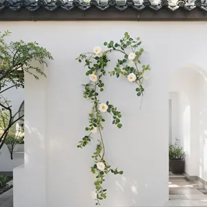 Ghirlanda di Fiori Artificiali di Eucalipto e Rosa Vite di Camelia in Seta Pianta Appesa per Matrimonio Casa Arco Parete