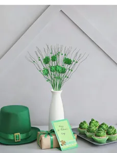 Rami decorativi di trifoglio artificiale glitterato per la tavola di San Patrizio