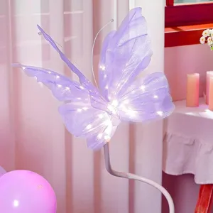 Leuchtender lila Netz-Schmetterling mit LED-Lichtern für Hochzeiten und Party-Dekoration