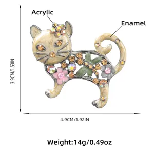 Vista dettagliata della spilla gatto in smalto retrò con dimensioni e materiali indicati