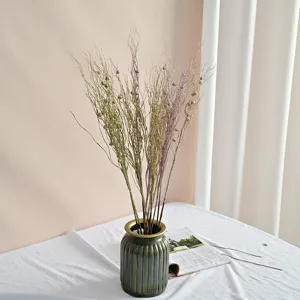 Dettaglio di rami glitterati a baffo di drago da 43 cm con perline