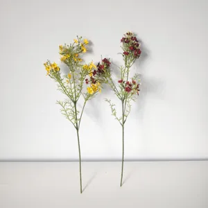 Dettaglio di steli di fiori artificiali, fiori finti da 53cm per matrimoni e decorazioni domestiche.