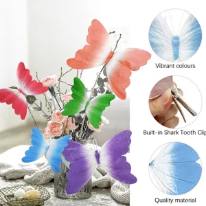 Farfalle di carta sfumate con clip per decorazioni festive e per la casa eleganti