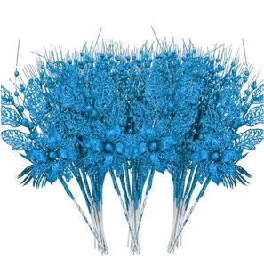 Blaue Glitzer Weihnachtsbaum Blumen Stiele Detail, künstliche glänzende Beeren Zweige.