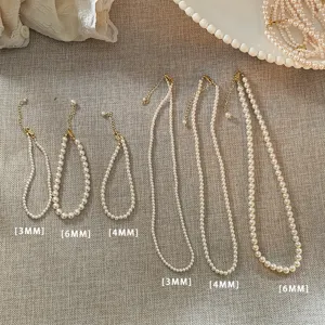Vergleich von 3mm, 4mm und 6mm weißen Perlenhalsketten auf Leinenhintergrund