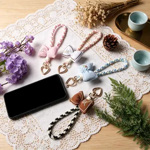 Porte-Clés Nœud Tissé à la Main Avec Fermoir Cœur en Métal Pendentif de Sac Brodé Floral Macaron Cadeau pour Femme