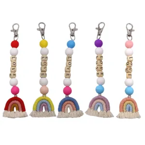 Porte-clés perles en bois style INS avec pompons arc-en-ciel en coton et cubes LOVE.