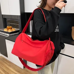 Bolso deportivo rojo grande y ligero para yoga, fitness y variadas sesiones de natación