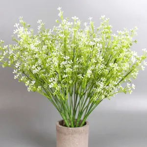 Elegante weiße künstliche Schleierkrautblumen aus PU in einem rustikalen Steintopf