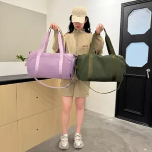 Grand sac de sport de fitness pour hommes et femmes, sac de voyage élégant avec séparation.