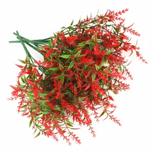 Vue détaillée d'un bouquet de lavande artificielle rouge vif pour la déco.