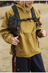 Tactische mini opbergtas met zwart ruitpatroon voor buitengebruik aan rugzakriem