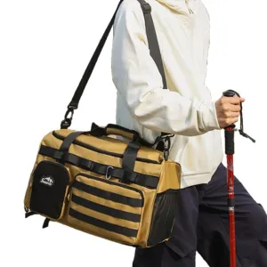 Grand sac de voyage de sport fitness bandouliere presente sous un angle principal