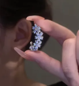 Elegant silver-colored zircon snowflake ear cuff non-piercing fashion earrings for women