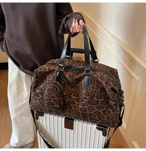 Borsa da viaggio leopardata da donna alla moda, shopper capiente con tracolla.