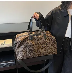 Borsa da viaggio leopardata alla moda da donna, grande capacità e comoda tracolla.