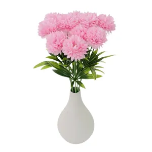 Elegante künstliche rosa Pompon-Chrysanthemen-Seidenblumen in einer weißen Vase
