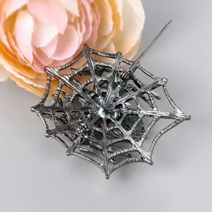 Vintage gunmetal spinnennetz brosche nadel für damen mit detaillierter rückansicht und nadel