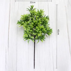 Detailed view of artificial pine branch with dimension lines showing 42cm height and 22cm width