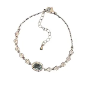 Élégant bracelet en argent sterling avec topaze bleu ciel et zircons scintillants