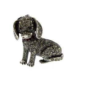 Spilla vintage a forma di cane con pavé di cristalli per abiti e vestiti eleganti