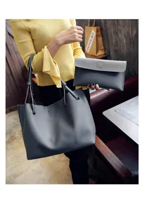 Detailansicht der grauen PU Leder Tote Tasche mit passender Clutch fuer den Alltag.