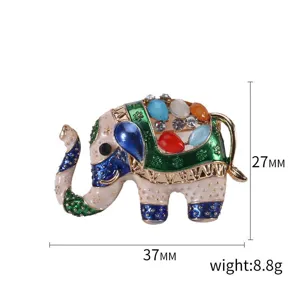 Détail de la broche éléphant en émail avec pierres œil-de-chat colorées et largeur 37 mm
