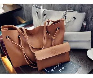 Detailansicht des stilvollen PU Leder Shopper Taschensets mit passender Clutch für Damen.
