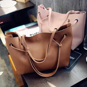 Lässige Beuteltasche aus Narbenleder, große modische Umhängetasche mit Kordelzug, chic.