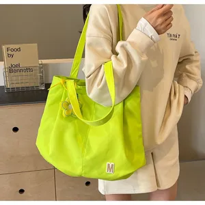Bolso tote de lona verde brillante para mujer, bolso de hombro grande con colgante.
