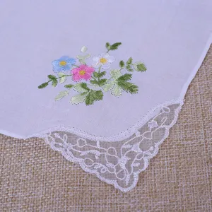Mouchoir en coton pour femme brode de fleurs avec bord en dentelle blanc elegant