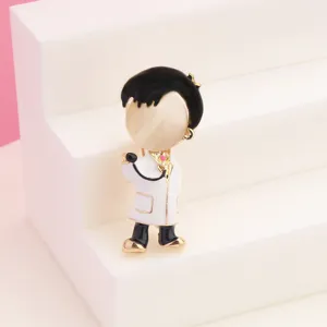 Broche único de médico con bata blanca, piedra de ojo de gato y acabado esmalte