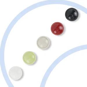 Sélection de boutons de tiroir ronds en céramique en cinq couleurs avec bords perlés