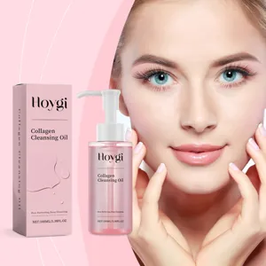 Gros plan d'un flacon d'huile nettoyante au collagène rose et emballage près d'un modèle