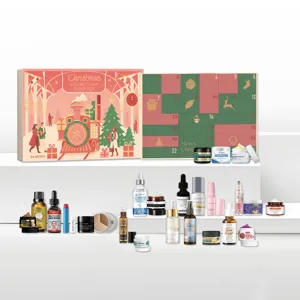 Coffret cadeau de soins de la peau boîte mystère calendrier de l'avent avec divers sérums.
