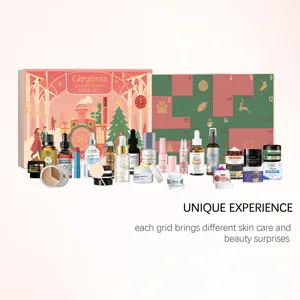 Vue détaillée du coffret cadeau cosmétique de Noël avec divers produits de soins de beauté.