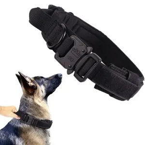Collar táctico de nailon negro con hebilla de metal resistente para perros grandes