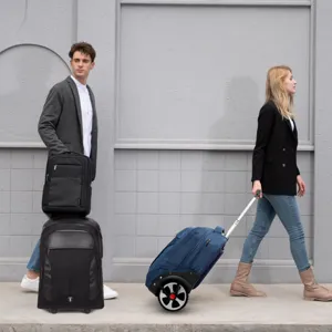 Vista dettagliata degli eleganti zaini trolley aziendali da 20 pollici per uomo e donna