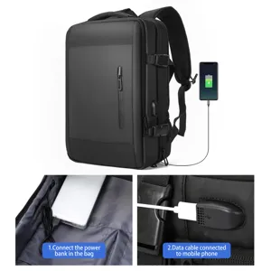 Mochila grande de viaje con puerto USB y detalles de conexión de batería externa.