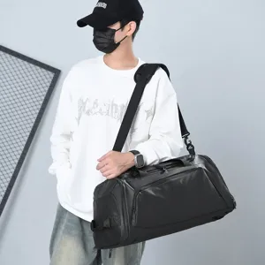Sac de sport imperméable pour homme sac de voyage multifonctionnel grand format.
