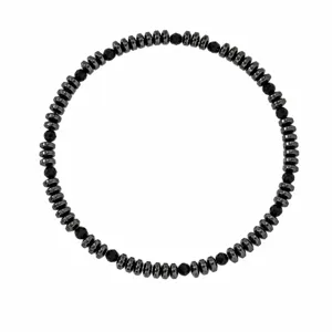 Collana di perle di ematite nera da uomo con accenti geometrici sfaccettati e fini