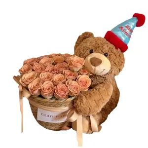 Teddybeer pluche speelgoed met roze rozen bloemenmand, perfect verjaardag en valentijn cadeautje.
