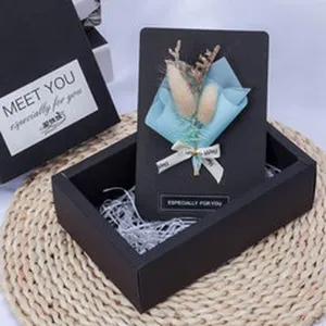 Black gift box with mini dried flower greeting card set, perfect for teachers day gifts.