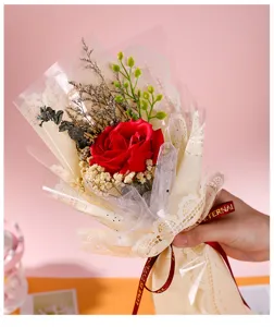 Bouquet de roses en fleurs de savon cadeau pour la Saint-Valentin et la fête des mères.