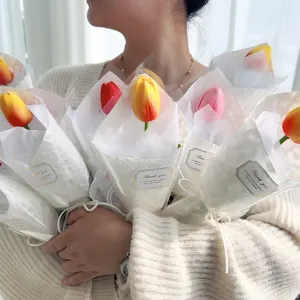 Bouquet di tulipani artificiali con confezione regalo raffinata per insegnanti e San Valentino.