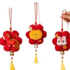 Décorations de Nouvel An chinois en peluche avec glands et cloches, style festif rouge