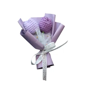 Bouquet di tulipani viola all'uncinetto fatto a mano regalo, carina fiore lavorato a maglia vista.