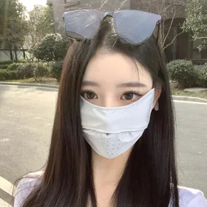 Masque Solaire Visage pour Femmes à l'Acide Hyaluronique Protection UV Respirant Protection Coins des Yeux Été Extérieur