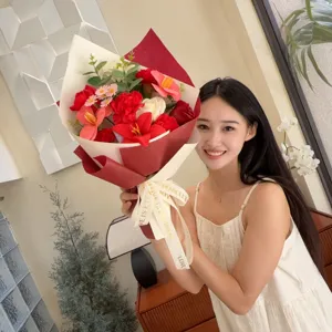 Magnifique bouquet de fleurs de savon avec roses et oeillets, cadeau idéal pour elle